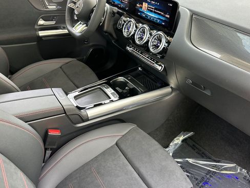 New 2026 Mercedes-Benz GLA 35 AMG 4MATIC image 28