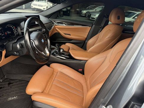 Used 2018 BMW 530e w/ Premium Package 2 RWD image 9