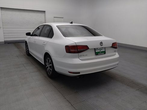 Used 2017 Volkswagen Jetta SE FWD image 5