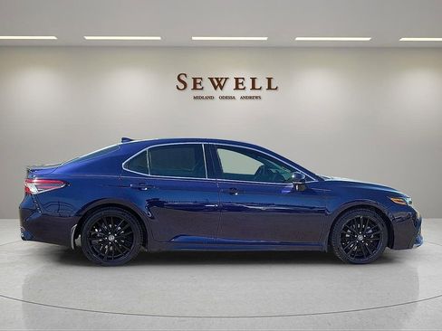 Used 2022 Toyota Camry XSE image 6