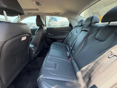 Used 2025 Hyundai Elantra Limited FWD image 25