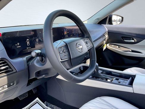 New 2026 Nissan Sentra SL w/ Floor Mat Package FWD image 7