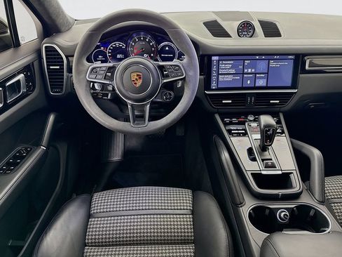 Certified 2020 Porsche Cayenne image 24