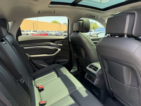 Used 2020 Audi e-tron Premium Plus AWD/4WD image 42