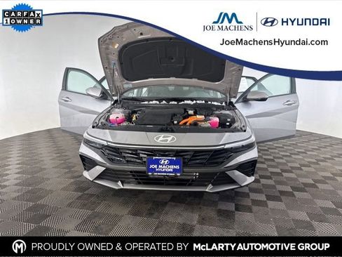 Certified 2025 Hyundai Elantra Blue image 13