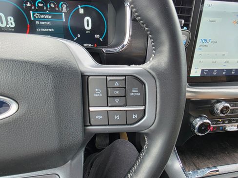 Used 2023 Ford F150 Lariat w/ Trailer Tow Package image 17