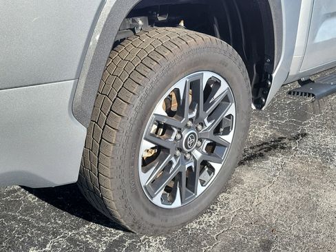 Used 2024 Toyota Tundra Limited image 7