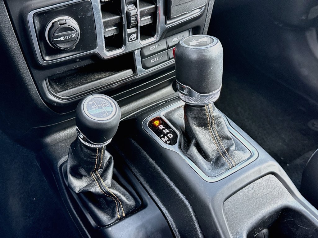 Used 2023 Jeep Wrangler Unlimited Sahara AWD/4WD image 21