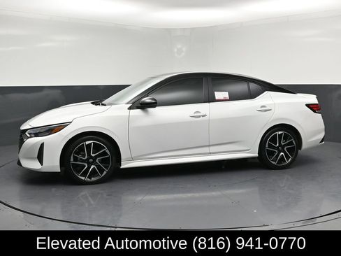 Used 2024 Nissan Sentra SR image 2