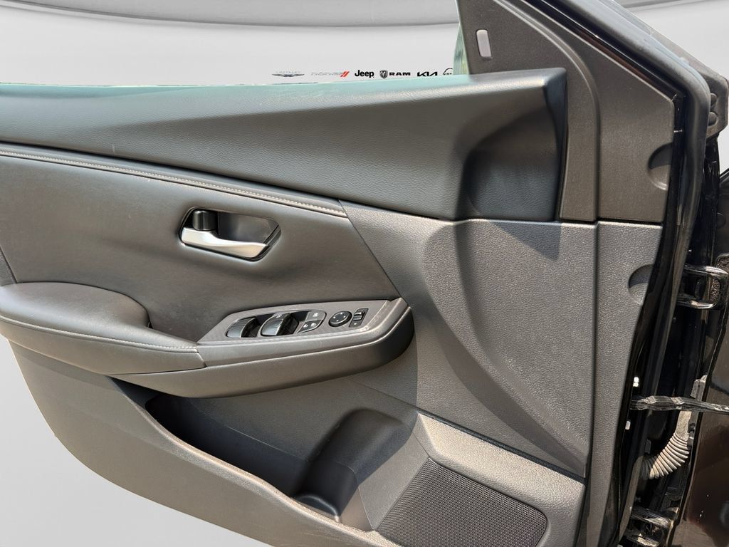 Certified 2024 Nissan Sentra SV FWD image 26