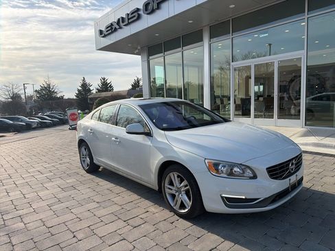Used 2015 Volvo S60 T5 Premier image 3