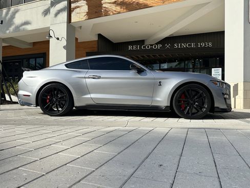 Used 2020 Ford Mustang Shelby GT500 w/ Technology Package image 19