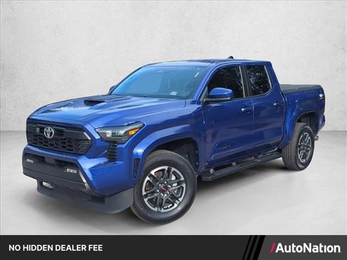 Used 2025 Toyota Tacoma TRD Sport AWD/4WD image 1