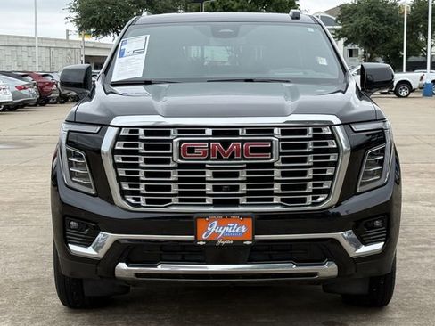 Used 2025 GMC Yukon XL Denali AWD/4WD image 9