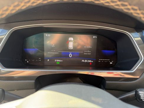 Used 2022 Volkswagen Tiguan SE w/ Panoramic Sunroof Package image 14