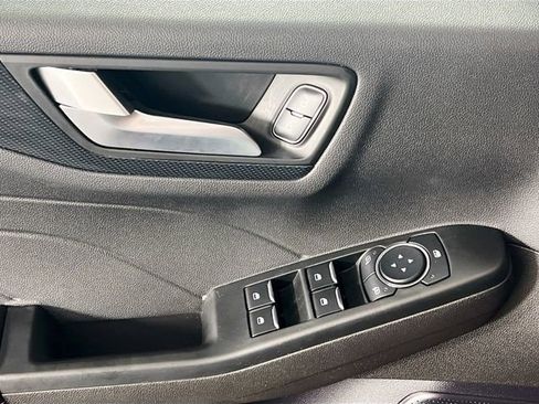 Used 2024 Ford Escape ST-Line w/ Tech Pack #1 AWD/4WD image 18