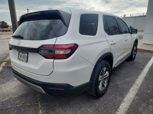 Certified 2024 Honda Pilot EX-L image 3