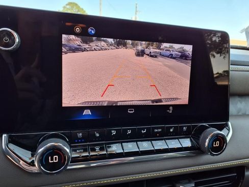 Used 2023 Chevrolet Colorado ZR2 w/ ZR2 Convenience Package III image 17