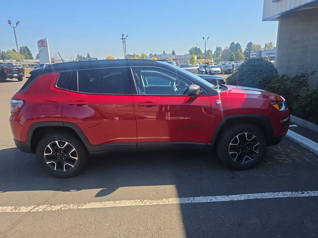 Used 2020 Jeep Compass Trailhawk w/ Leather Interior Group AWD/4WD image 2