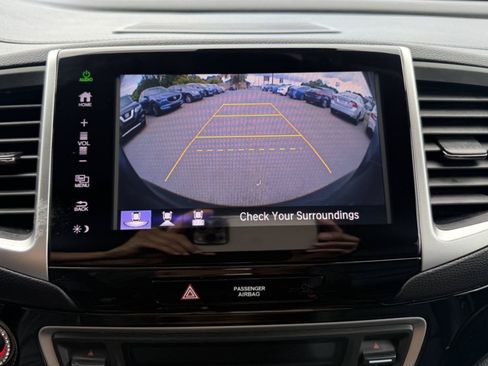 Used 2016 Honda Pilot Touring image 19