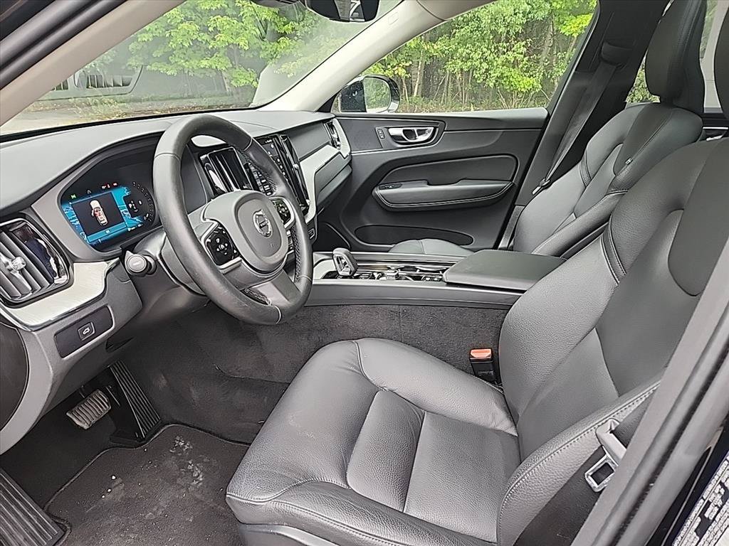 Certified 2025 Volvo XC60 B5 Plus w/ Climate Package AWD/4WD image 25