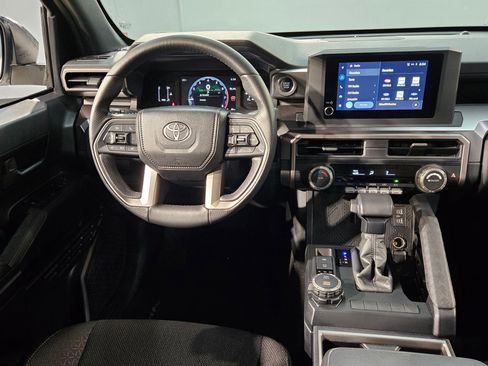 Certified 2025 Toyota 4Runner SR5 AWD/4WD image 9
