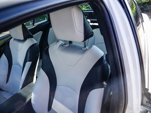 Certified 2016 Toyota Prius Four Touring image 26