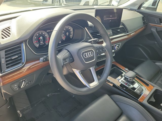 Certified 2023 Audi Q5 2.0T Premium Plus w/ Premium Plus Package AWD/4WD image 17