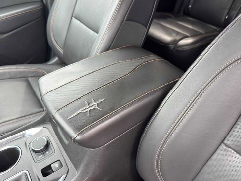Used 2018 Chevrolet Traverse Premier w/ Redline Edition FWD image 16