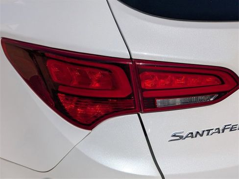 Used 2017 Hyundai Santa Fe Sport image 11