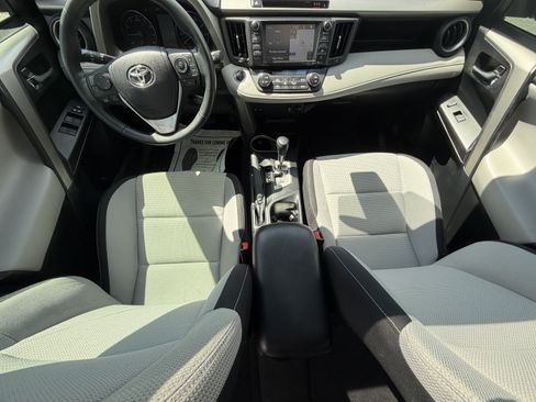 Used 2018 Toyota RAV4 XLE FWD image 15