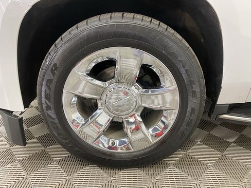 Used 2019 Chevrolet Suburban Premier image 4