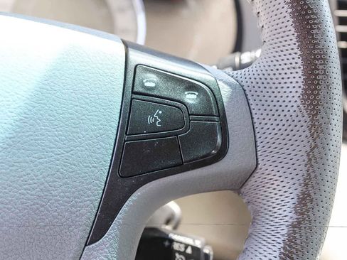 Used 2011 Toyota Sienna SE w/ Preferred Pkg FWD image 29