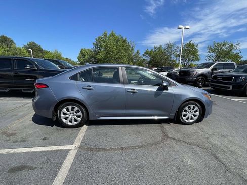 Used 2025 Toyota Corolla LE image 21