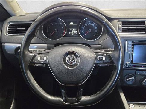 Used 2016 Volkswagen Jetta SE FWD image 12