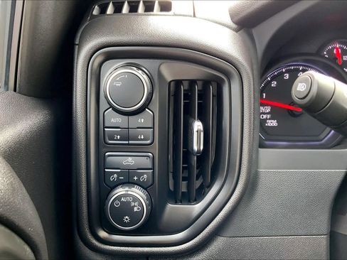 Used 2024 Chevrolet Silverado 1500 Custom Trail Boss AWD/4WD image 33