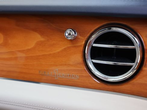 Used 2021 Bentley Bentayga image 22