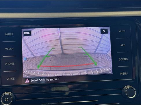 Used 2022 Volkswagen Passat 2.0T SE image 16