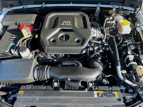 Used 2021 Jeep Wrangler Unlimited Sport AWD/4WD image 10