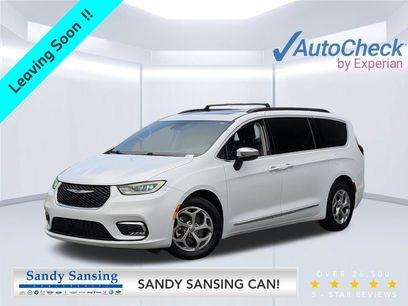 Used 2023 Chrysler Pacifica Limited