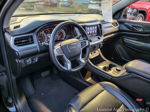 Certified 2023 GMC Acadia SLT image 9