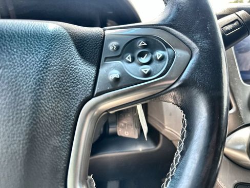 Used 2018 Chevrolet Suburban LT RWD image 32