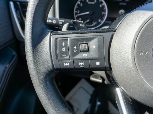 Used 2021 Nissan Rogue SV image 22