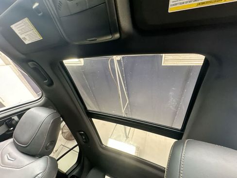 Used 2023 Cadillac XT4 Sport w/ Driver Assist Package FWD image 17