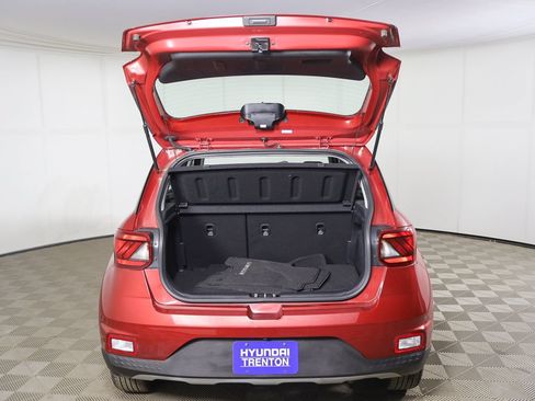 Certified 2024 Hyundai Venue SEL FWD image 14