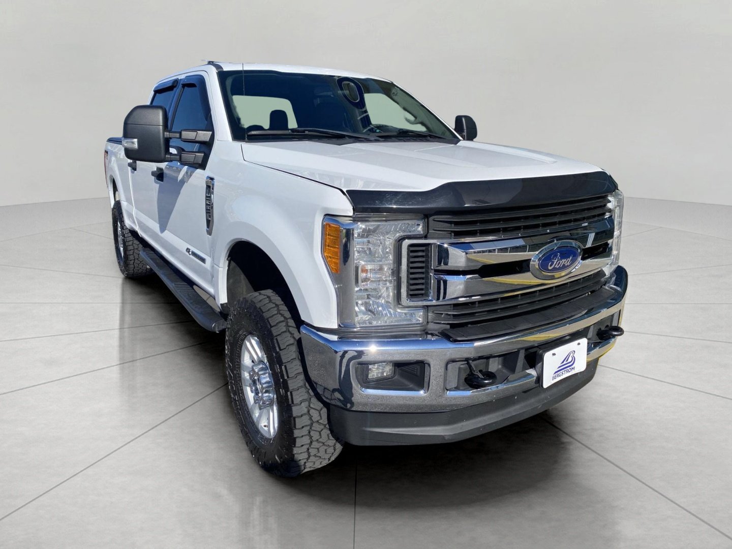 Used 2017 Ford F250 XLT w/ XLT Value Package AWD/4WD image 1