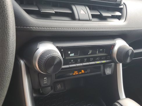 Certified 2024 Toyota RAV4 LE AWD/4WD image 24