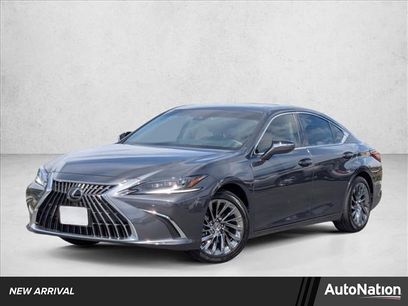 Used 2025 Lexus ES 300h w/ Luxury Package