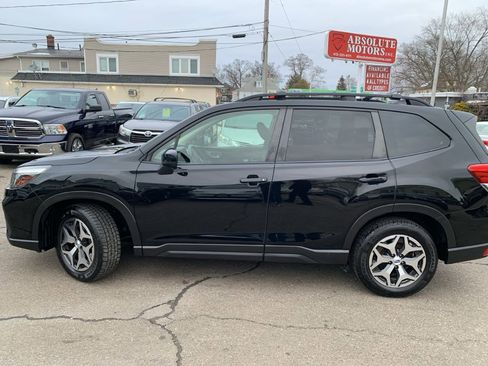 Used 2019 Subaru Forester Premium image 8