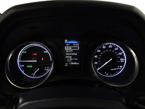Used 2020 Toyota Camry SE FWD image 18